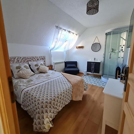 Bed and Breakfast Chez Malia Saint-Nicolas-des-Motets Exterior foto